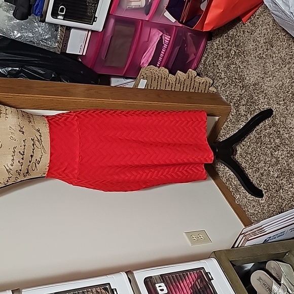 NWT 2xl solid red jacquard lularoe Cassie. Chevron pattern - Picture 1 of 3